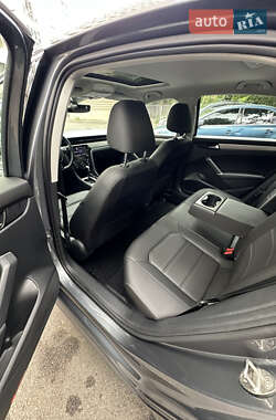 Седан Volkswagen Passat 2021 в 