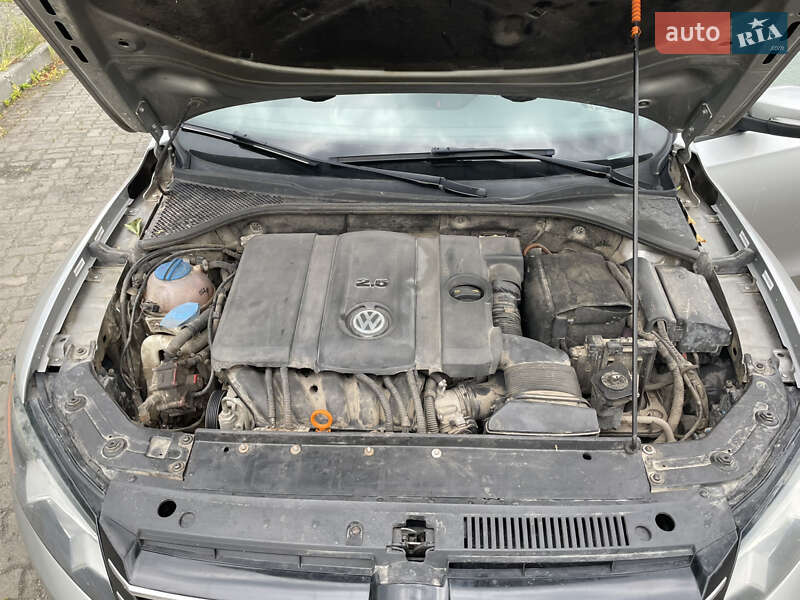 Седан Volkswagen Passat 2012 в Шумске