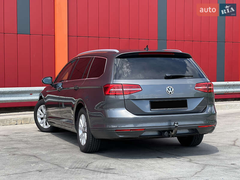 Универсал Volkswagen Passat 2015 в Киеве