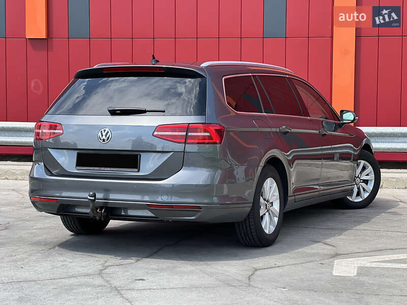 Универсал Volkswagen Passat 2015 в Киеве