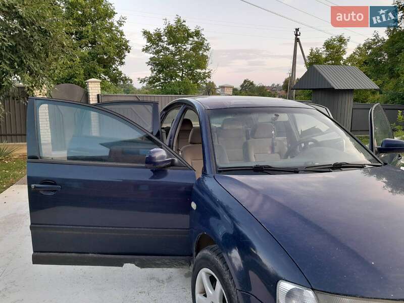 Седан Volkswagen Passat 1999 в Івано-Франківську