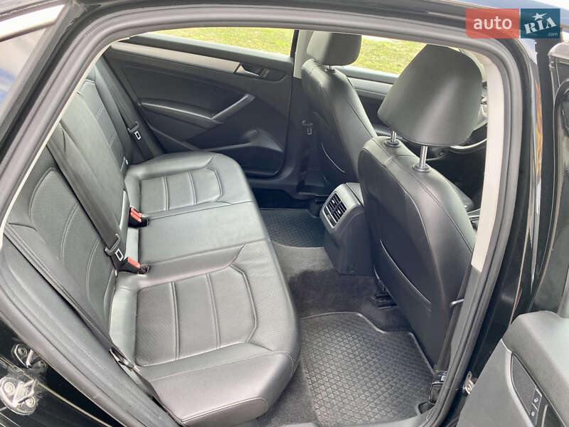 Седан Volkswagen Passat 2012 в Могилев-Подольске