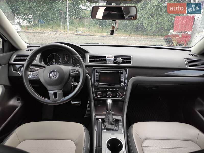 Седан Volkswagen Passat 2014 в Киеве