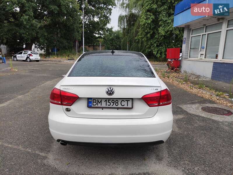 Седан Volkswagen Passat 2014 в Киеве
