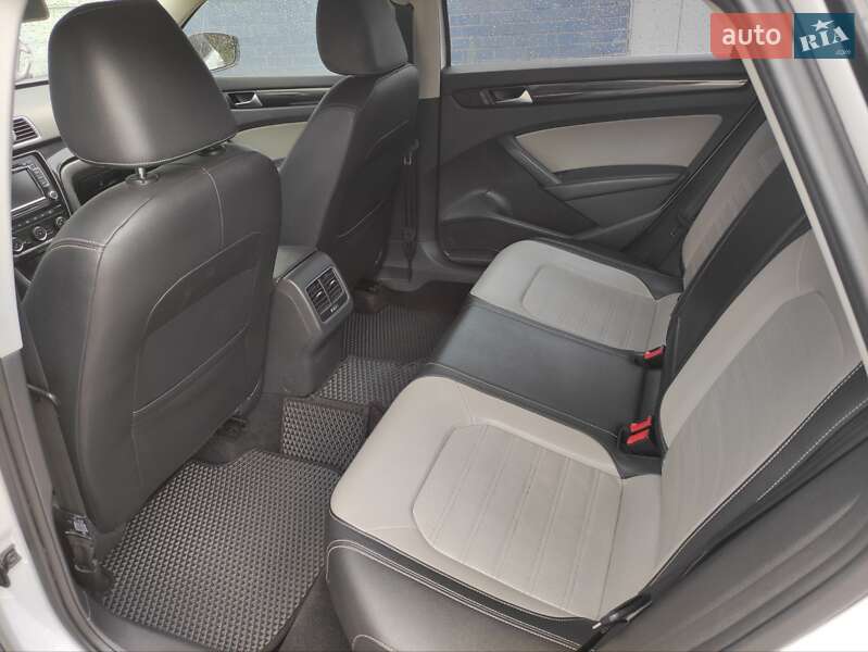 Седан Volkswagen Passat 2014 в Киеве