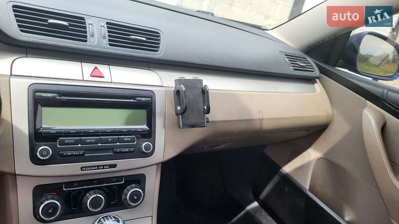 Універсал Volkswagen Passat 2010 в Рівному