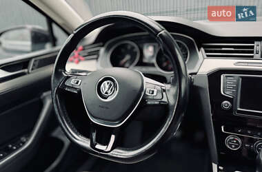 Седан Volkswagen Passat 2016 в 