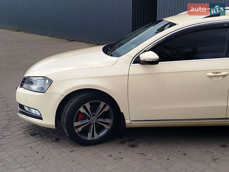 Универсал Volkswagen Passat 2013 в Умани