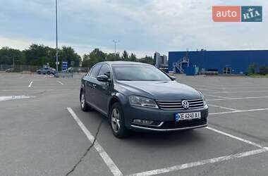 Седан Volkswagen Passat 2011 в Днепре
