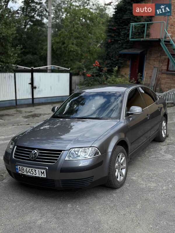 Седан Volkswagen Passat 2004 в Виннице