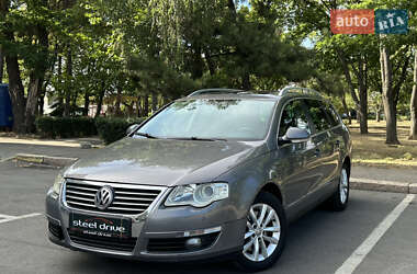 Седан Volkswagen Passat 2006 в Николаеве