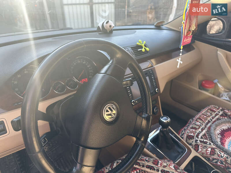 Универсал Volkswagen Passat 2005 в Дунаевцах
