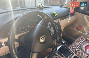 Универсал Volkswagen Passat 2005 в  фото 6 Универсал Volkswagen Passat 2005 в