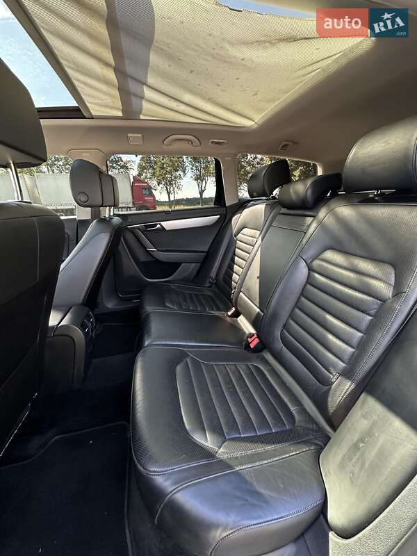 Універсал Volkswagen Passat 2010 в Києві