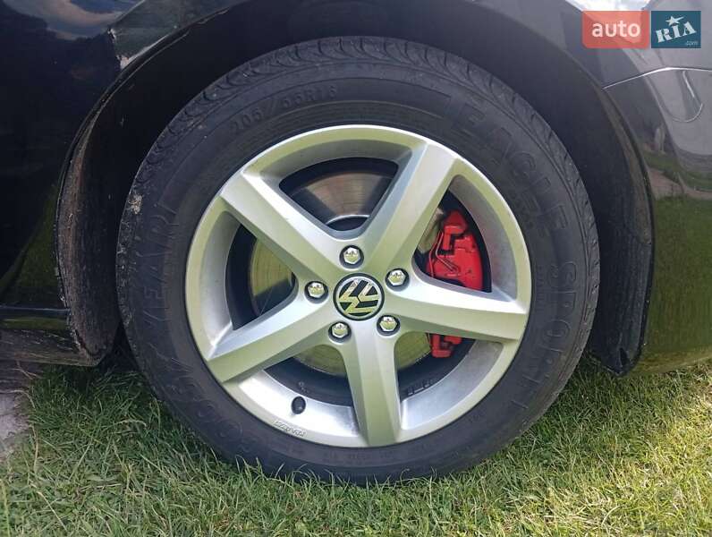 Универсал Volkswagen Passat 2011 в Львове