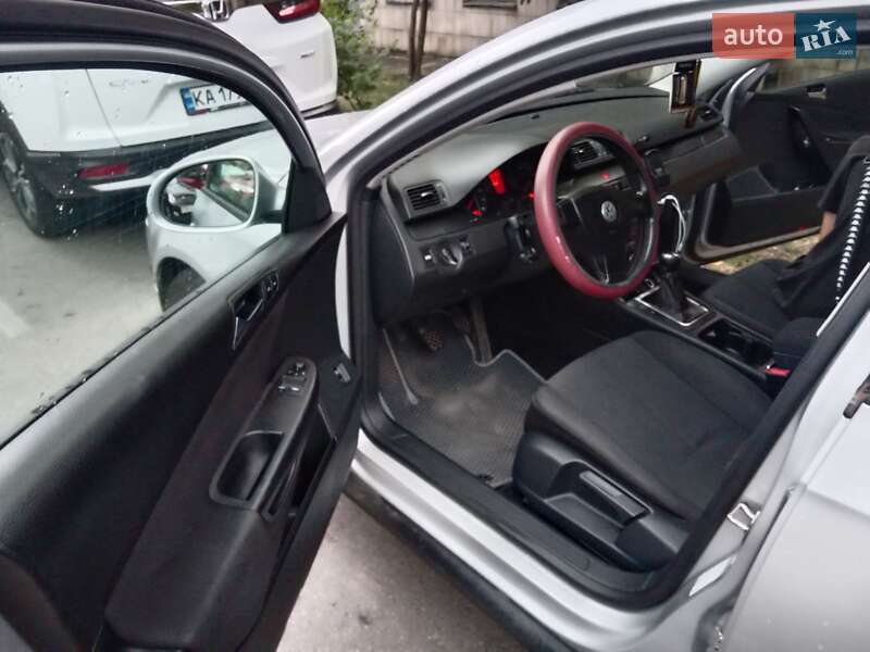 Универсал Volkswagen Passat 2006 в Киеве