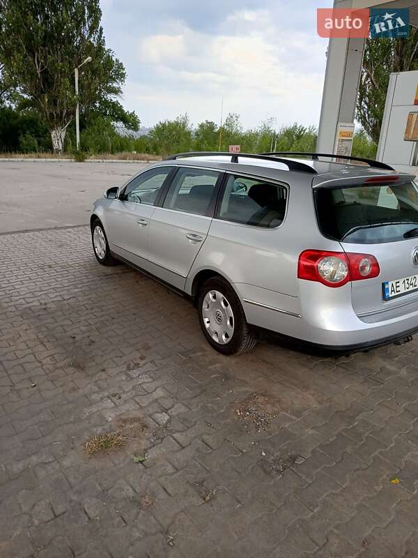 Универсал Volkswagen Passat 2006 в Марганце