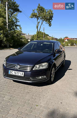 Седан Volkswagen Passat 2011 в Городке
