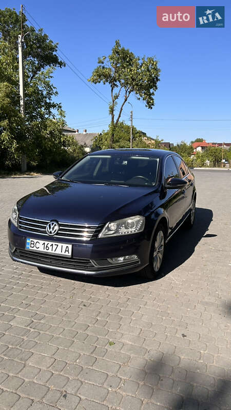 Седан Volkswagen Passat 2011 в Городке