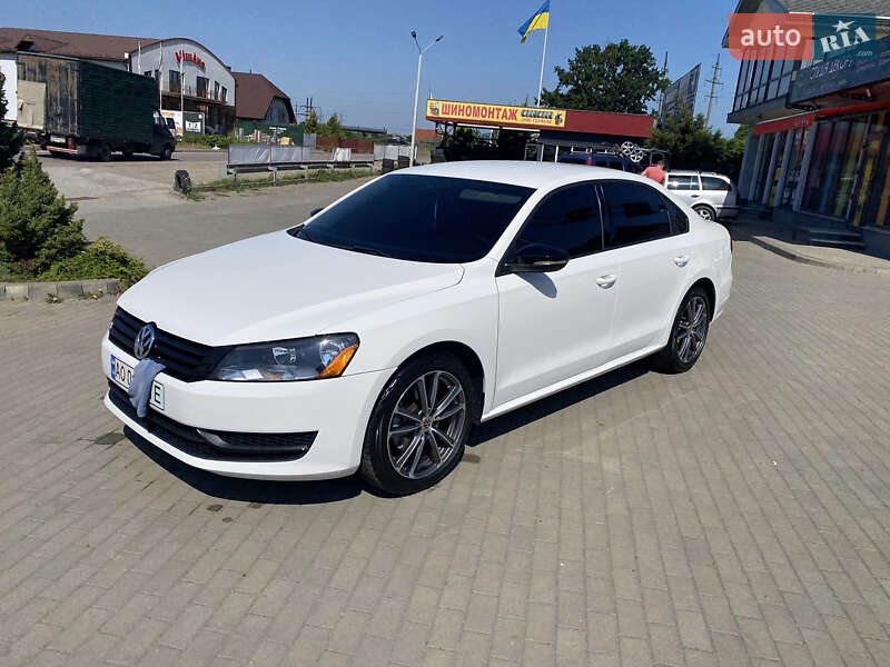 Седан Volkswagen Passat 2014 в Мукачево