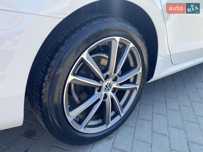 Седан Volkswagen Passat 2014 в Мукачево