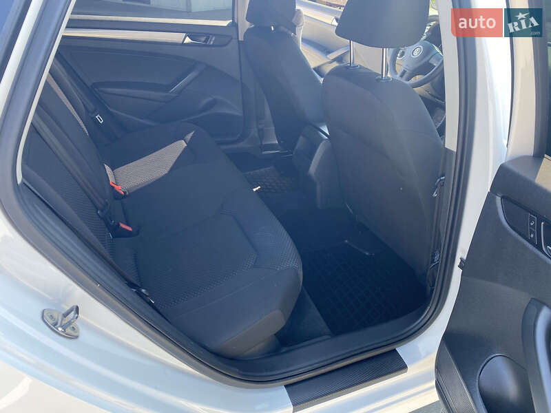 Седан Volkswagen Passat 2014 в Мукачево