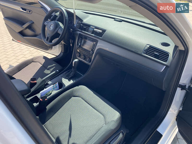 Седан Volkswagen Passat 2014 в Мукачево