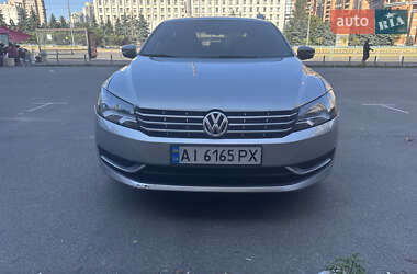 Седан Volkswagen Passat 2013 в Києві
