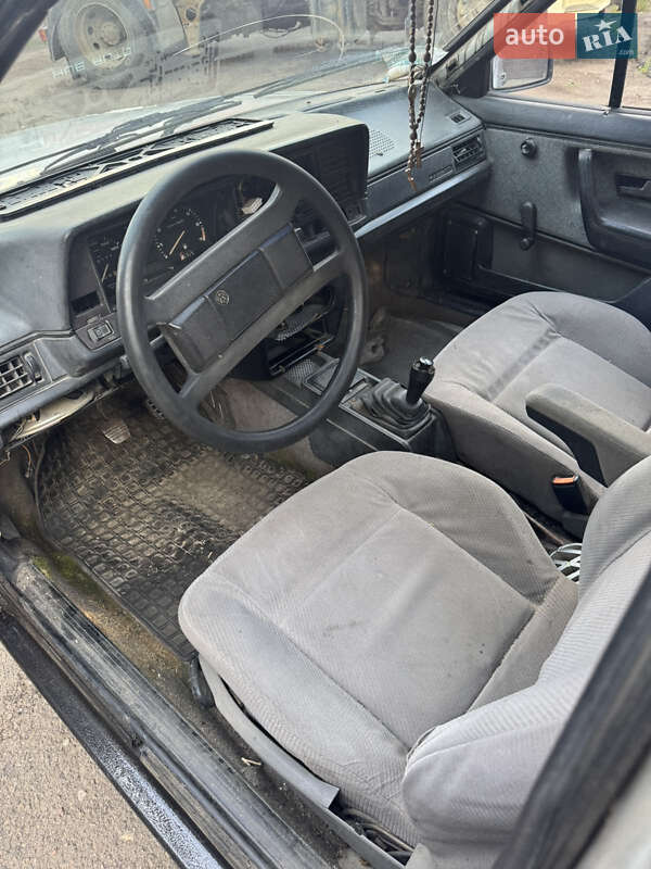 Универсал Volkswagen Passat 1987 в Сарнах