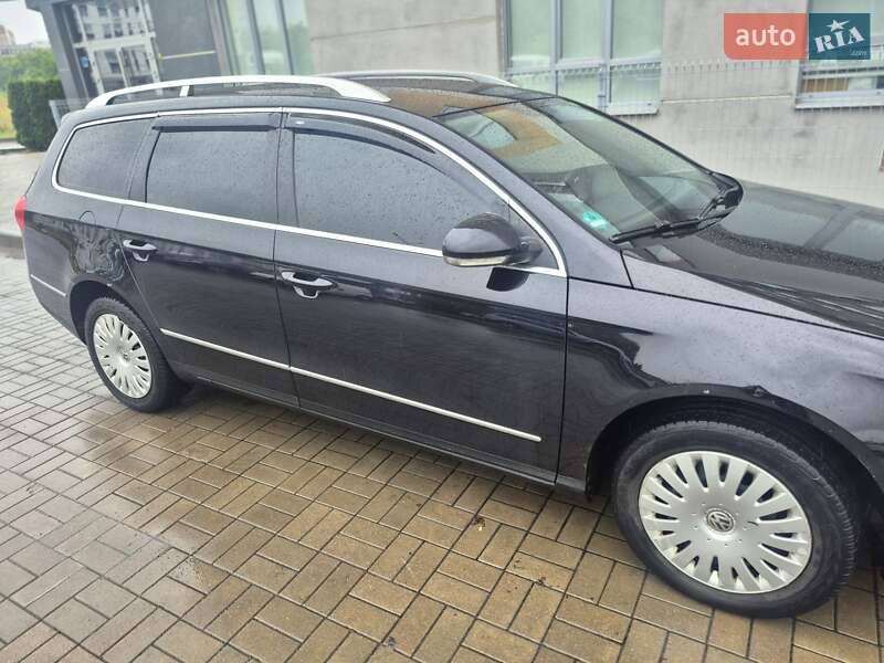 Універсал Volkswagen Passat 2010 в Львові
