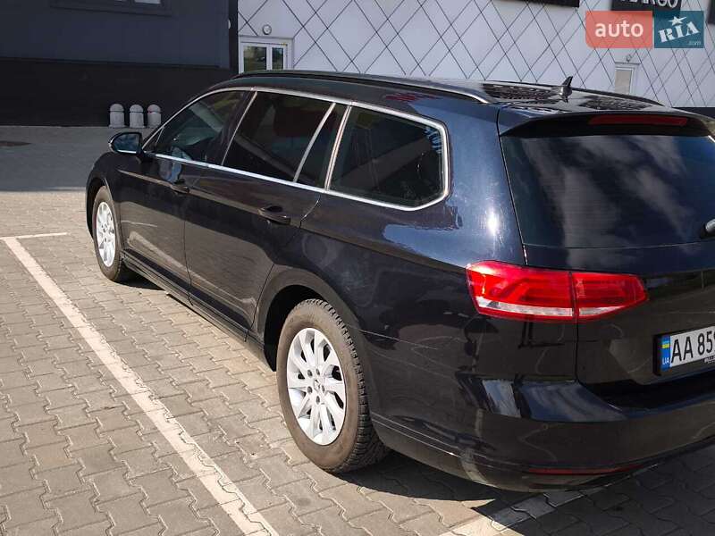 Универсал Volkswagen Passat 2016 в Киеве