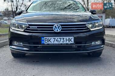Универсал Volkswagen Passat 2015 в 