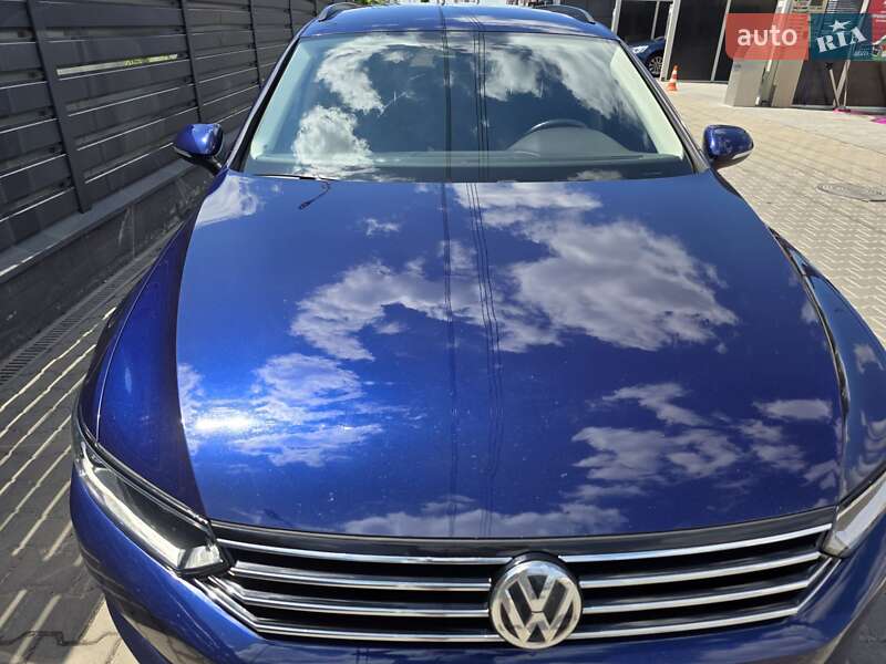 Универсал Volkswagen Passat 2017 в Киеве