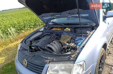 Седан Volkswagen Passat 1998 в 