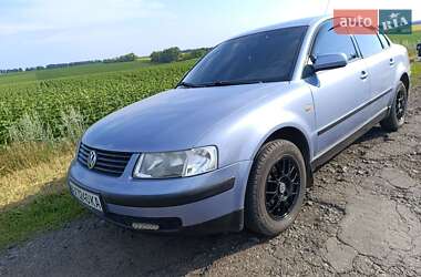 Седан Volkswagen Passat 1998 в Богодухіву