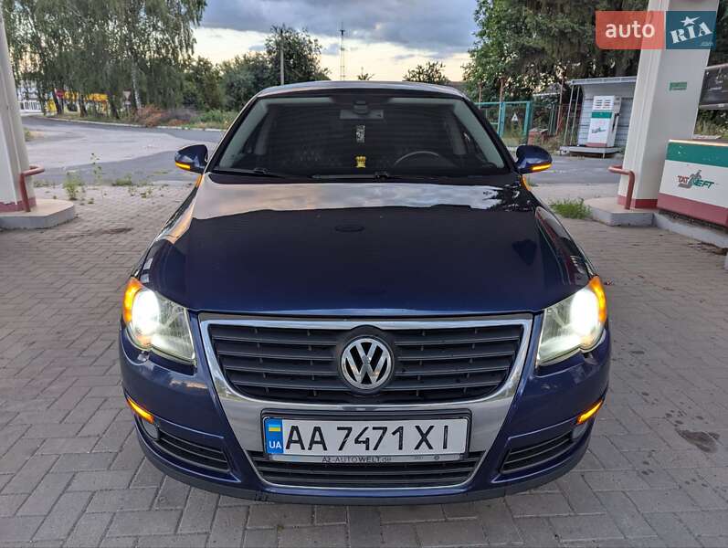 Седан Volkswagen Passat 2009 в Гадяче