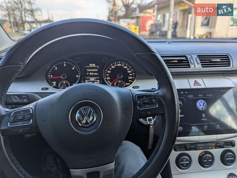 Седан Volkswagen Passat 2009 в Гадяче