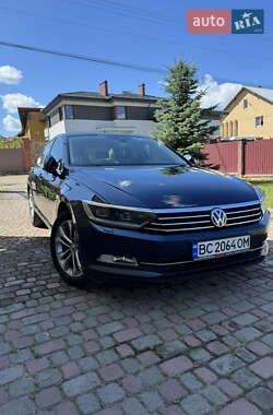 Седан Volkswagen Passat 2015 в Львове