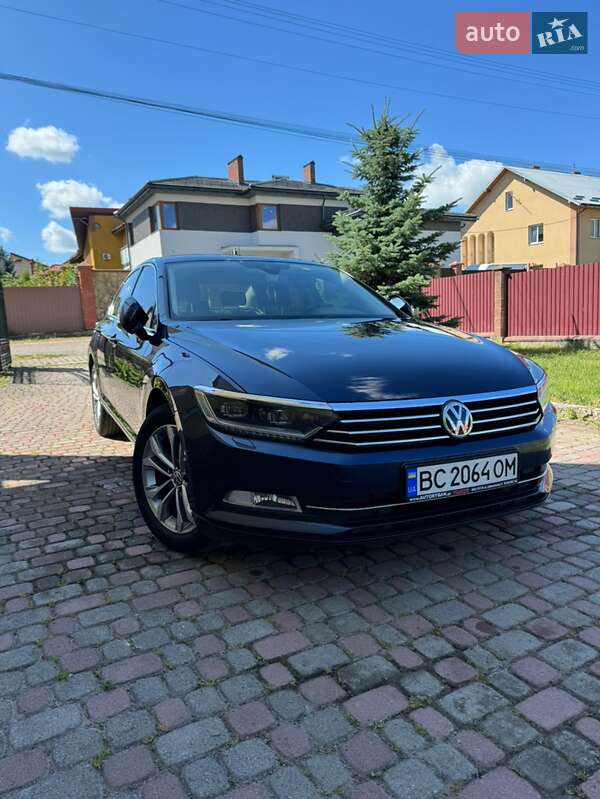 Седан Volkswagen Passat 2015 в Львове