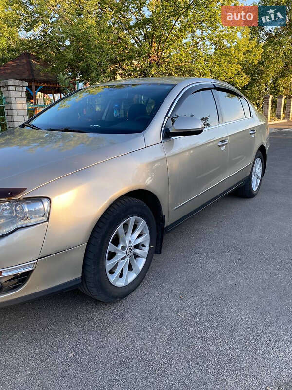 Седан Volkswagen Passat 2008 в Николаеве