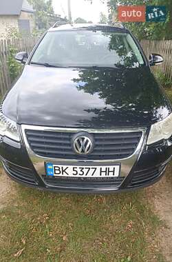 Універсал Volkswagen Passat 2009 в Вараші