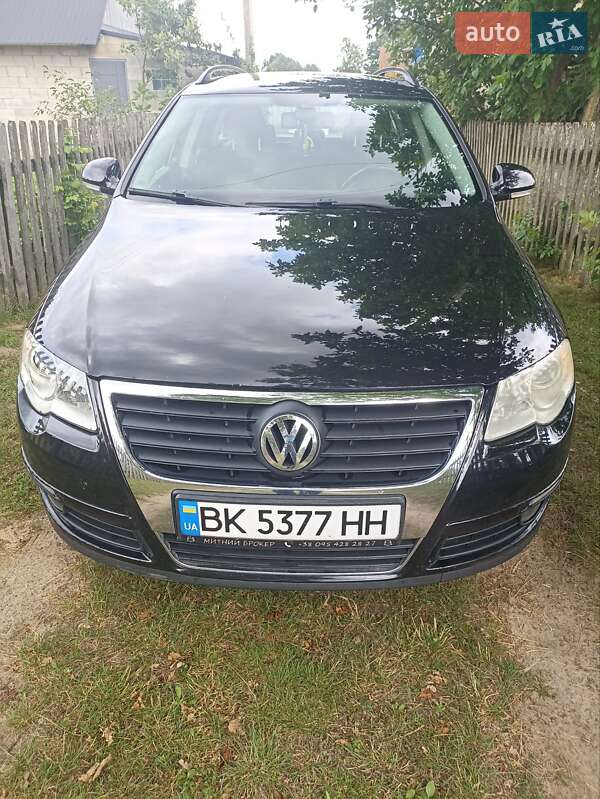Универсал Volkswagen Passat 2009 в Вараше