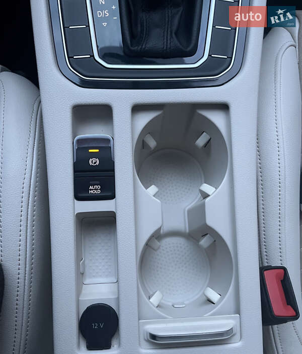 Универсал Volkswagen Passat 2015 в Вишневом