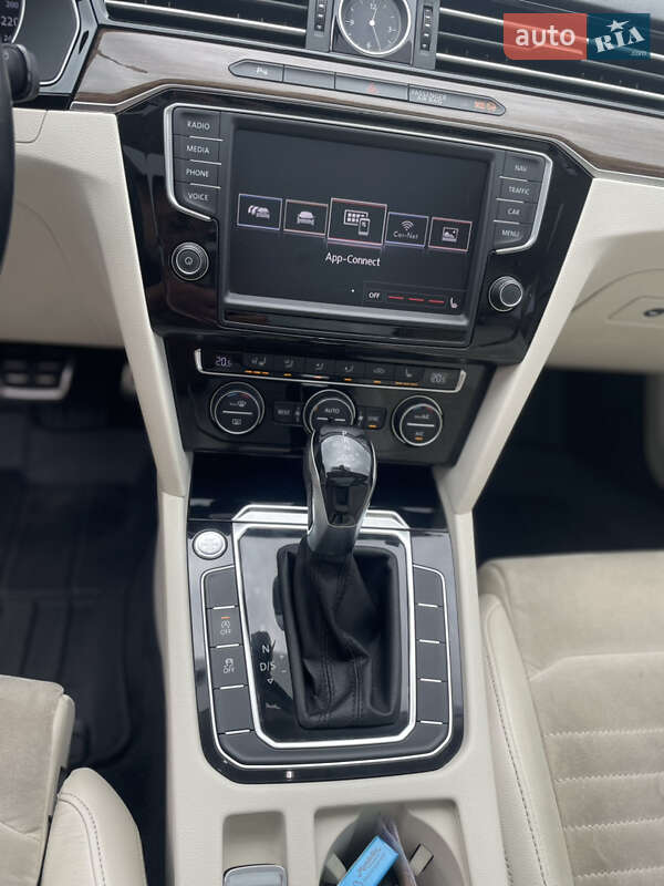 Универсал Volkswagen Passat 2015 в Вишневом