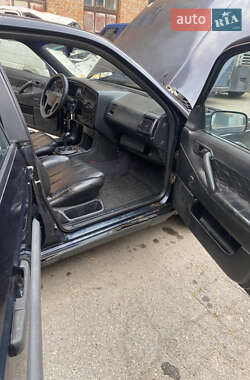 Седан Volkswagen Passat 1990 в 