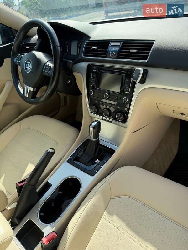 Седан Volkswagen Passat 2012 в Умани