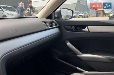 Седан Volkswagen Passat 2012 в 
