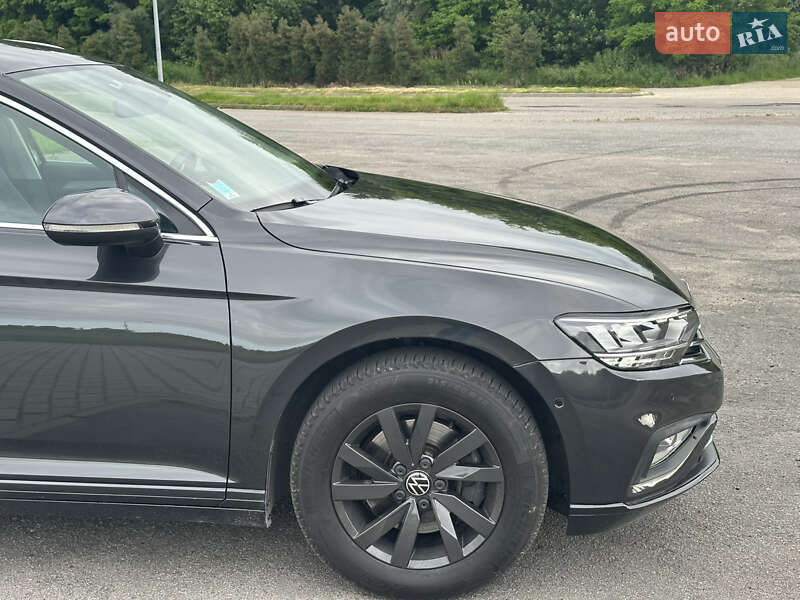Универсал Volkswagen Passat 2022 в Львове