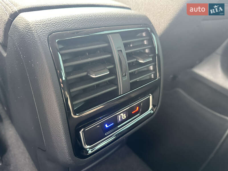 Универсал Volkswagen Passat 2022 в Львове