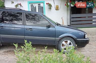 Універсал Volkswagen Passat 1989 в 